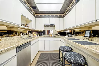 5100 San Felipe Street #74, Houston, TX 77056 - Photo 6