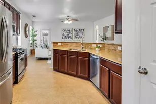 12916 Southern Valley Dr, Pearland, TX 77584 - Photo 10