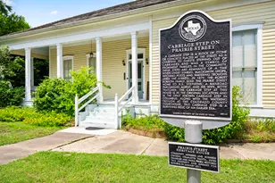 1118 Prairie St, Columbus, TX 78934 - Photo 1