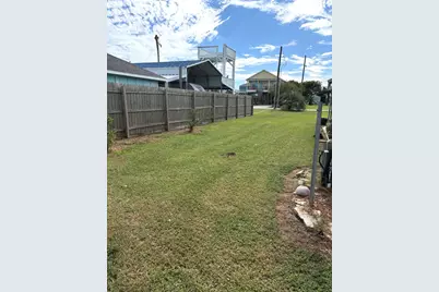 920 S Sage Road, Crystal Beach, TX 77650 - Photo 2