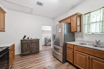 9015 Landis Drive, Beaumont, TX 77707 - Photo 4