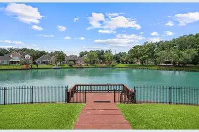 403 Brook Shore Court, Sugar Land, TX 77478 - Photo 8
