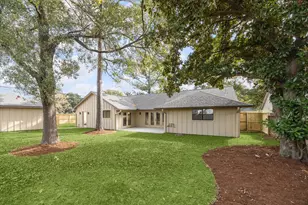 10402 Raritan Dr, Houston, TX 77043 - Photo 26