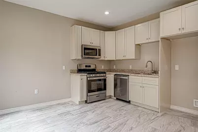 5530 Hirondel Street #B, Houston, TX 77033 - Photo 12