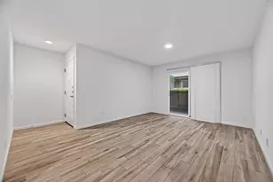 1880 White Oak Dr, Houston, TX 77009 - Photo 8