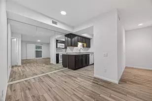 1880 White Oak Dr, Houston, TX 77009 - Photo 10