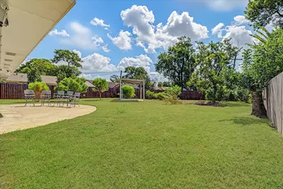 203 Hickory Street, Lake Jackson, TX 77566 - Photo 30