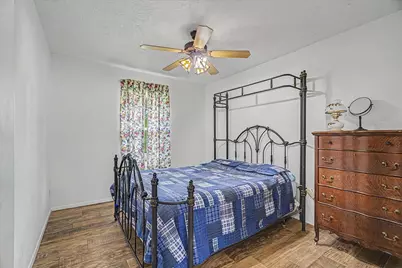 203 Hickory Street, Lake Jackson, TX 77566 - Photo 22
