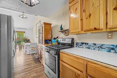 203 Hickory Street, Lake Jackson, TX 77566 - Photo 14