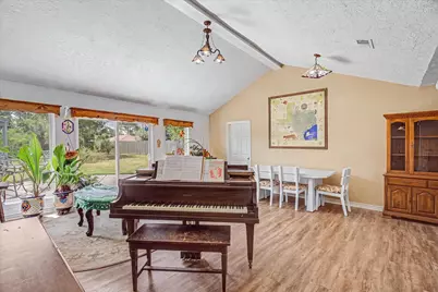 203 Hickory Street, Lake Jackson, TX 77566 - Photo 6