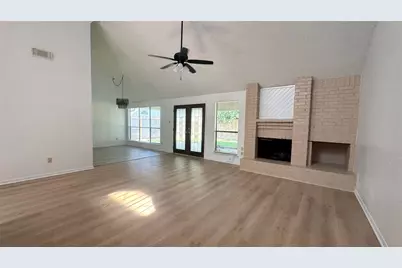 9826 Chiselhurst Drive, Houston, TX 77065 - Photo 2