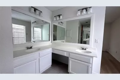 9826 Chiselhurst Drive, Houston, TX 77065 - Photo 16