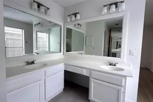 9826 Chiselhurst Dr, Houston, TX 77065 - Photo 16