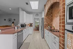 919 Huckleberry, Village Mills, TX 77663 - Photo 10