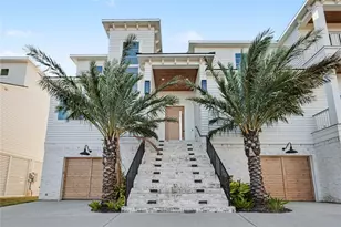 426 81st St, Galveston, TX 77554 - Photo 1