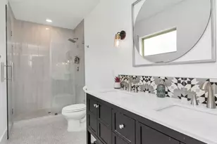 2825 Ball St, Galveston, TX 77550 - Photo 16