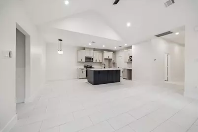 7947 Avenue F, Houston, TX 77012 - Photo 6