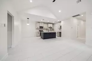 7947 Avenue F, Houston, TX 77012 - Photo 6