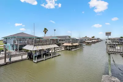 1247 Bay Street, Crystal Beach, TX 77650 - Photo 10