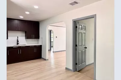 317 San Jacinto Street, La Porte, TX 77571 - Photo 6