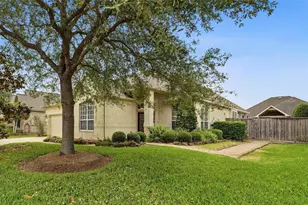 2419 S Venice Dr, Pearland, TX 77581 - Photo 1