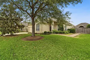 2419 S Venice Dr, Pearland, TX 77581 - Photo 2