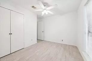 2723 N Brompton Dr, Pearland, TX 77584 - Photo 16