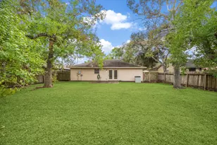 2723 N Brompton Dr, Pearland, TX 77584 - Photo 18