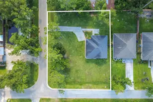 10920 Fairview Dr, Conroe, TX 77385 - Photo 2
