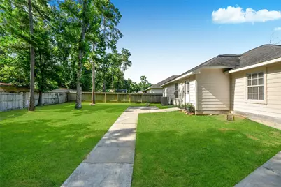 10920 Fairview Drive, Conroe, TX 77385 - Photo 12