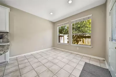 111 W Burberry Circle, The Woodlands, TX 77384 - Photo 10
