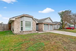 15910 Mission Village Dr, Houston, TX 77083 - Photo 2