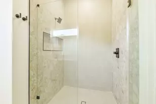 164 Wallace St, Houston, TX 77022 - Photo 12