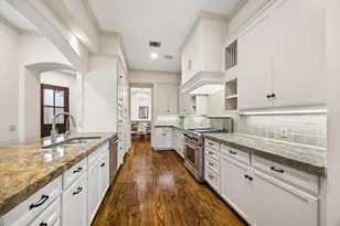 2207 Dunraven Ln, Houston, TX 77019 - Photo 10