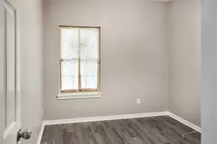 201 E Ward Dr, Robinson, TX 76706 - Photo 10