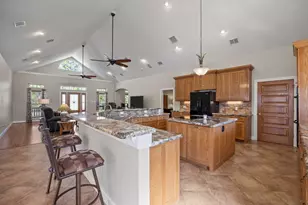 3998 County Rd 612, Angleton, TX 77515 - Photo 14