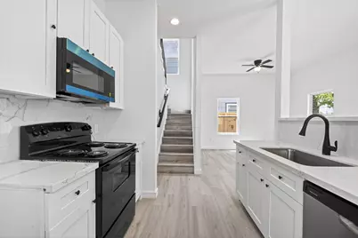 9007 Hilda Street, Houston, TX 77033 - Photo 6