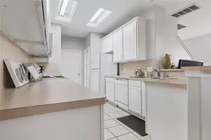 418 Folk Crest Ln, Dickinson, TX 77539 - Photo 8