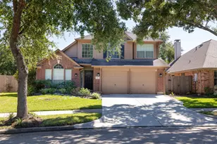 723 Avery Dr, Sugar Land, TX 77479 - Photo 2