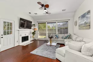 723 Avery Dr, Sugar Land, TX 77479 - Photo 8