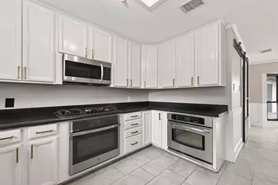 707 Montclair Boulevard, Sugar Land, TX 77478 - Photo 10