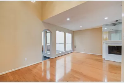 5230 Woodlawn Place, Bellaire, TX 77401 - Photo 12