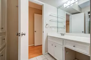 5230 Woodlawn Pl, Bellaire, TX 77401 - Photo 32