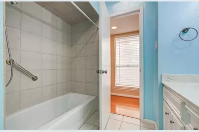 5230 Woodlawn Place, Bellaire, TX 77401 - Photo 36