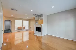 5230 Woodlawn Pl, Bellaire, TX 77401 - Photo 20