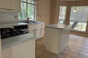 22 S Rain Forest Ct, The Woodlands, TX 77380 - Photo 8