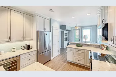 4231 Pointe West Dr Drive #301, Galveston, TX 77554 - Photo 10