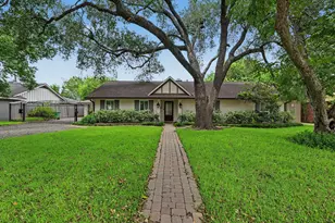 5616 Pine St, Houston, TX 77081 - Photo 1