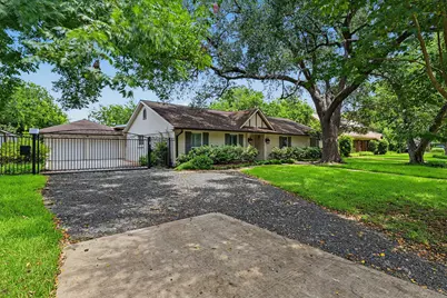 5616 Pine Street, Houston, TX 77081 - Photo 2