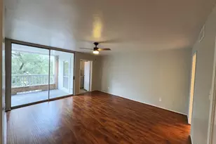 2210 Dorrington St, Houston, TX 77030 - Photo 6